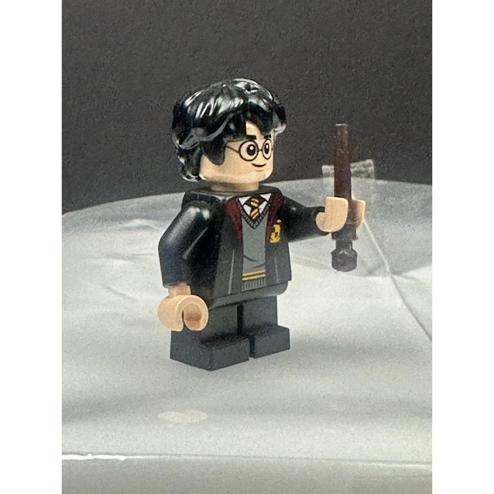 LEGO Harry Potter, Gryffindor Robe Minifigure Advent Calendar 2022 76404
